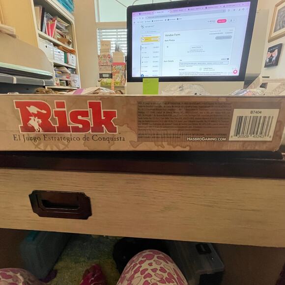 Hasbro Gaming 2015 RISK game - Spanish Version - Unplayed, contents are sealed - Picture 3 of 4